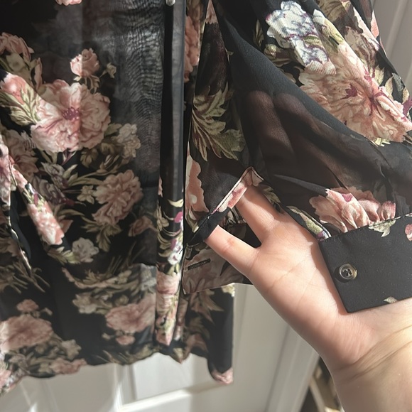 Shein mulvari plus mock neck floral high low blouse 1X - Picture 3 of 4